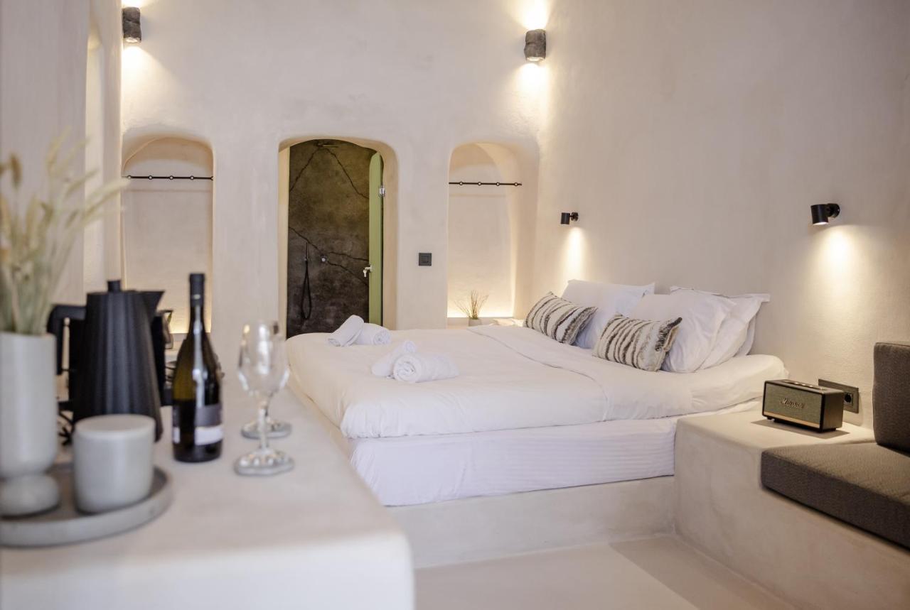One Of One - Altheda * Oia (Santorini)